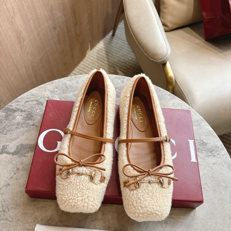 Gvc*1 flat shoes